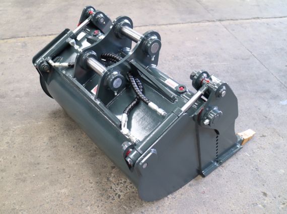 Cuchara excavadora basculante 4 en 1