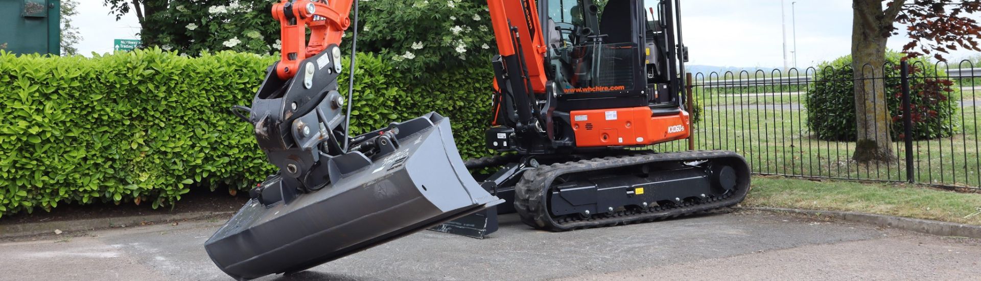 Cuchara niveladora para miniexcavadora